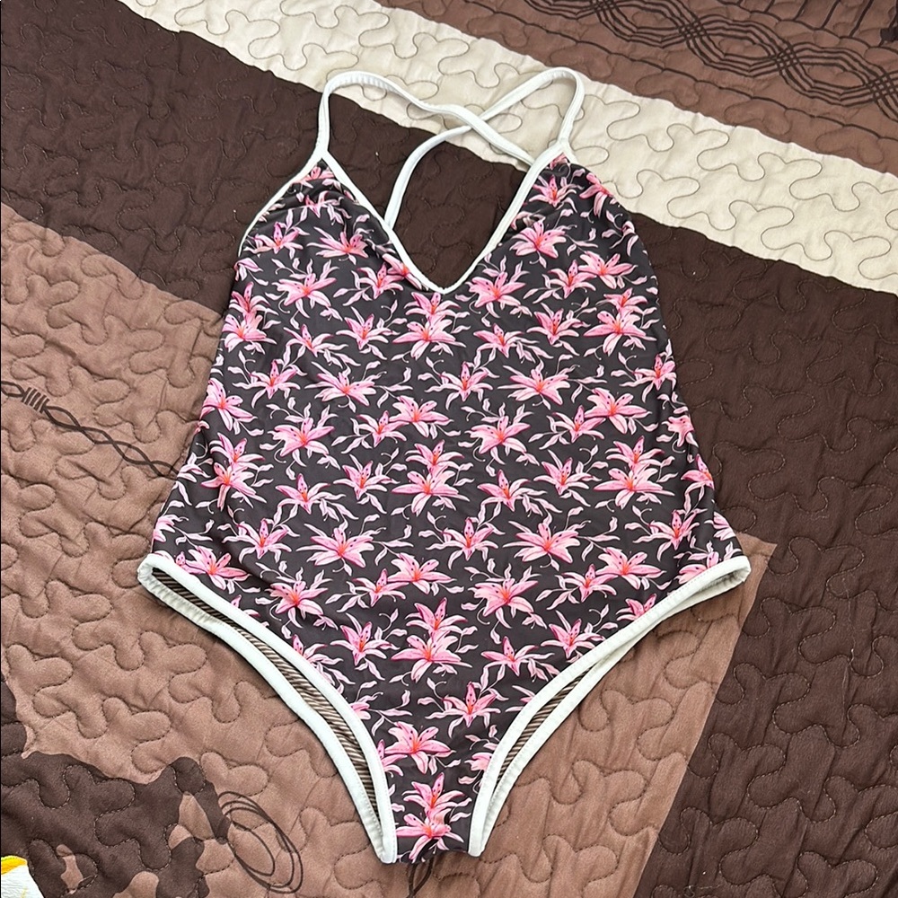 Acacia One Piece